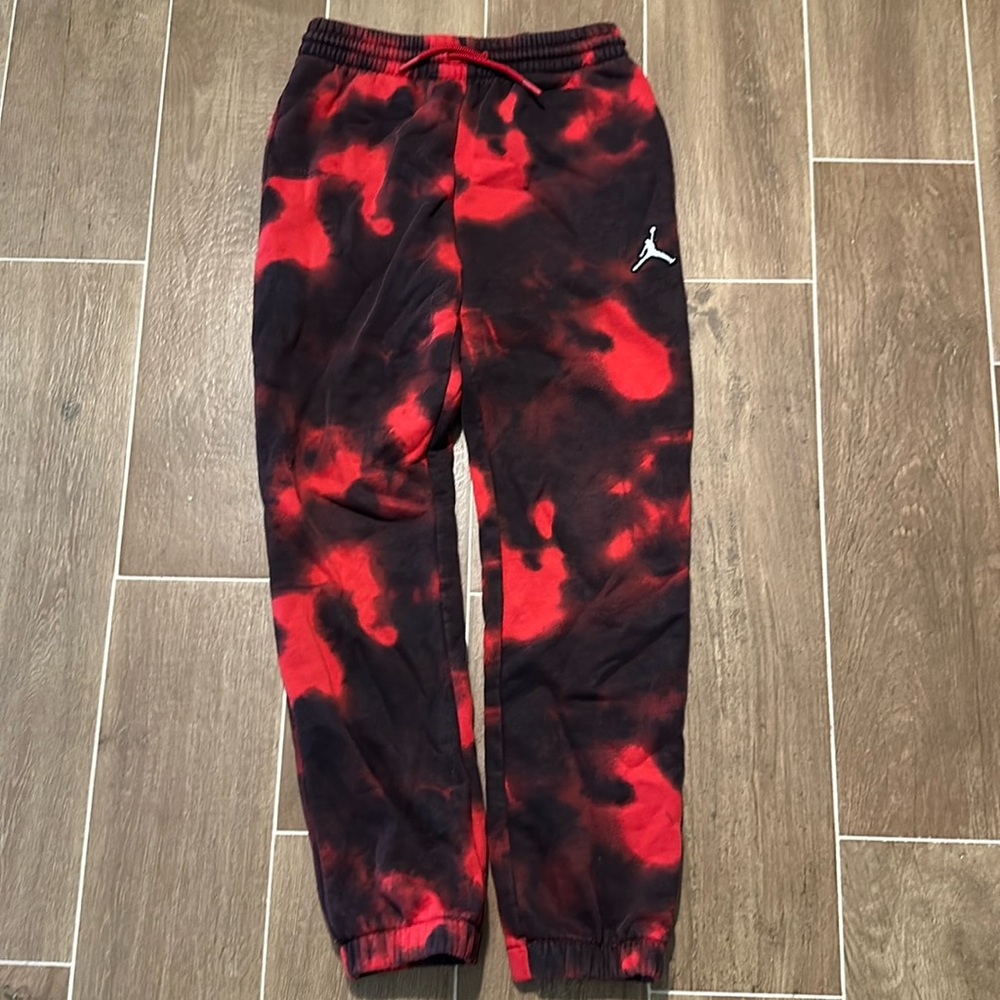 Jordan Kids Sweatpants. Black and red. Size M